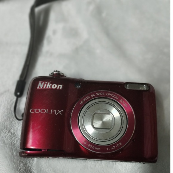 Nikon Coolpix L26 16.1 MP 5x Wide Optical Zoom Digital Camera Red